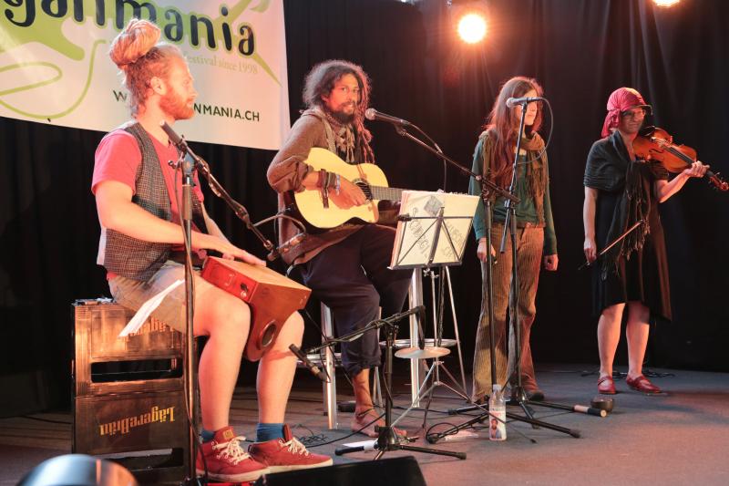 Auch für Musik war gesorgt! Hier die Band &quot;Schoggichueche&quot;